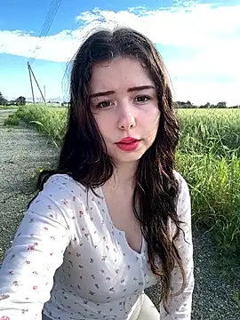 Snapshot of leiawifey chatting on 6, 4, 2026 leiawifey online show from 6, 4, 2026