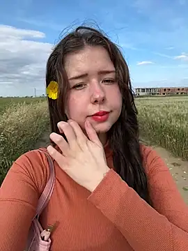 Snapshot of leiawifey chatting on 10, 4, 2026 leiawifey online show from 10, 4, 2026