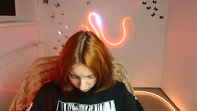 Snapshot of Butterfly_Milly chatting on 28, 4, 2026 Butterfly Milly online show from 28, 4, 2026
