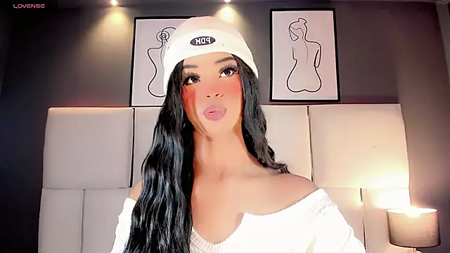Snapshot of Kornylovee chatting on 14, 4, 2026 Kornylovee online show from 14, 4, 2026