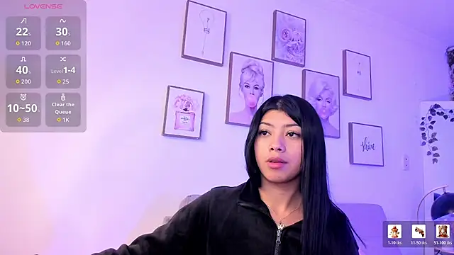 Snapshot of emilydolly_ chatting on 30, 4, 2026 emilydolly online show from 30, 4, 2026