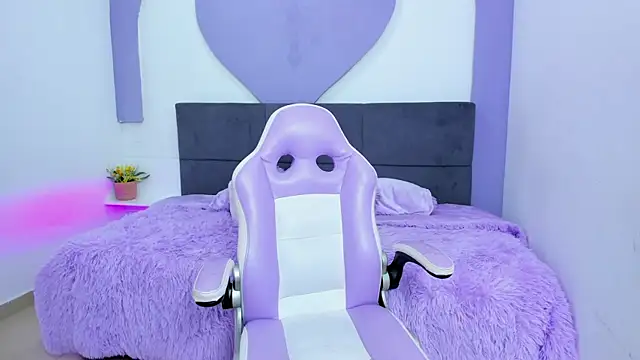 Snapshot of princess_skinny_ chatting on 3, 7, 2026 princess skinny online show from 3, 7, 2026
