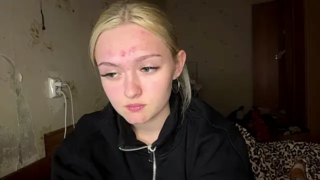 Snapshot of Sophia_Blonde chatting on 28, 4, 2026 Sophia Blonde online show from 28, 4, 2026
