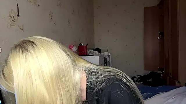 Snapshot of Sophia_Blonde chatting on 27, 5, 2026 Sophia Blonde online show from 27, 5, 2026