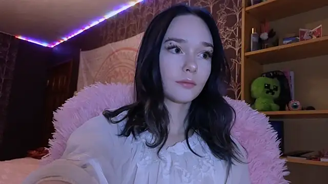 baby onface online show from 15, 6, 2026