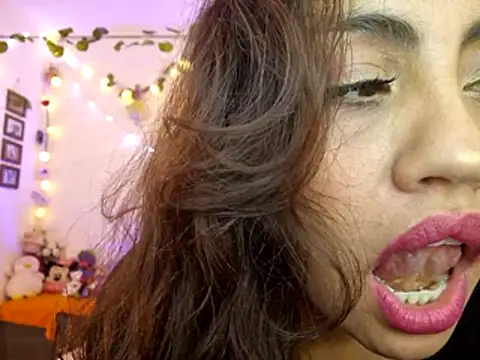 Snapshot of LASEXbellaX chatting on 5, 5, 2026 LASEXbellaX online show from 5, 5, 2026