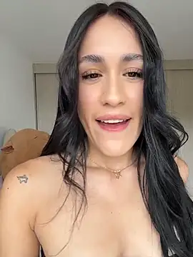 Snapshot of SerenaFox_ chatting on 23, 4, 2026 SerenaFox online show from 23, 4, 2026