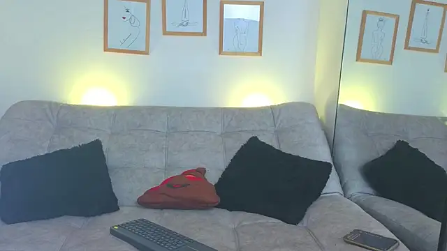 Snapshot of CharlotteCopper_ chatting on 10, 4, 2026 CharlotteCopper online show from 10, 4, 2026