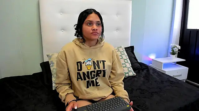 Snapshot of ZoeRiveers chatting on 26, 3, 2026 ZoeRiveers online show from 26, 3, 2026