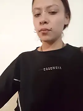 AuroraaMoonn online show from 5, 4, 2026