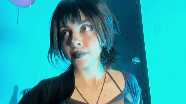 Snapshot of Nyxara- chatting on 4, 6, 2026 Nyxara- online show from 4, 6, 2026