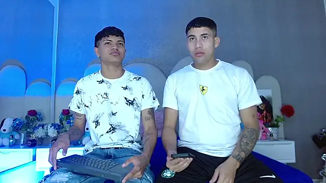 party duo playboy online show from 26, 4, 2026