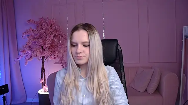 Snapshot of SherriButlers chatting on 13, 4, 2026 SherriButlers online show from 13, 4, 2026