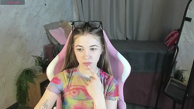 Miss Shanel online show from 30, 4, 2026
