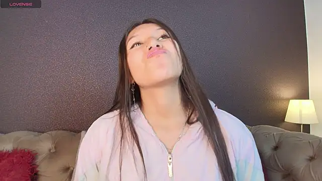 Snapshot of mily__gv chatting on 15, 4, 2026 mily gv online show from 15, 4, 2026