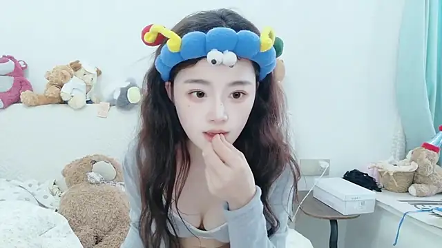 Snapshot of cc-8 chatting on 9, 4, 2026 cc-8 online show from 9, 4, 2026