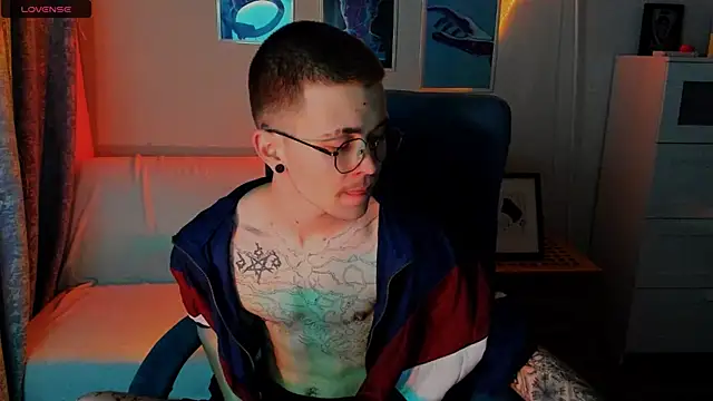 Snapshot of Thomas_Norton chatting on 8, 4, 2026 Thomas Norton online show from 8, 4, 2026