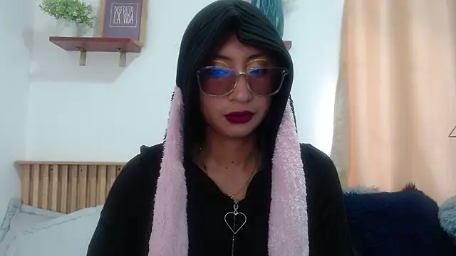 Snapshot of Violet_2003 chatting on 30, 5, 2026 Violet 2003 online show from 30, 5, 2026