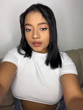 Snapshot of Saraa_M chatting on 14, 5, 2026 Saraa M online show from 14, 5, 2026