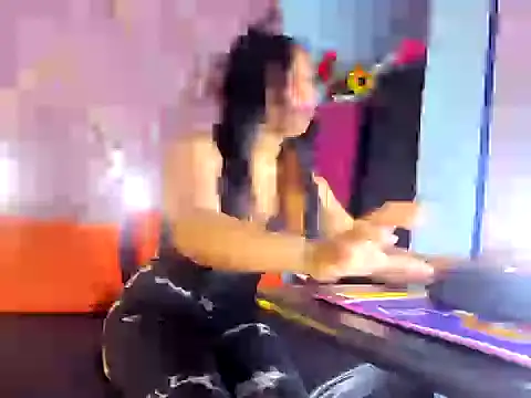 Snapshot of Laila_65 chatting on 27, 3, 2026 Laila 65 online show from 27, 3, 2026