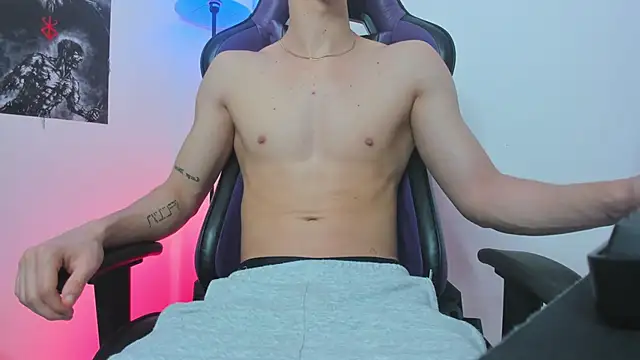 Mac twink online show from 28, 3, 2026