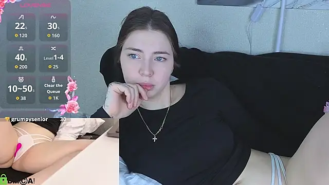 Snapshot of honey_cherrry chatting on 28, 4, 2026 honey cherrry online show from 28, 4, 2026