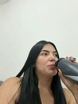 Snapshot of Cami_olarte chatting on 14, 7, 2026 Cami olarte online show from 14, 7, 2026