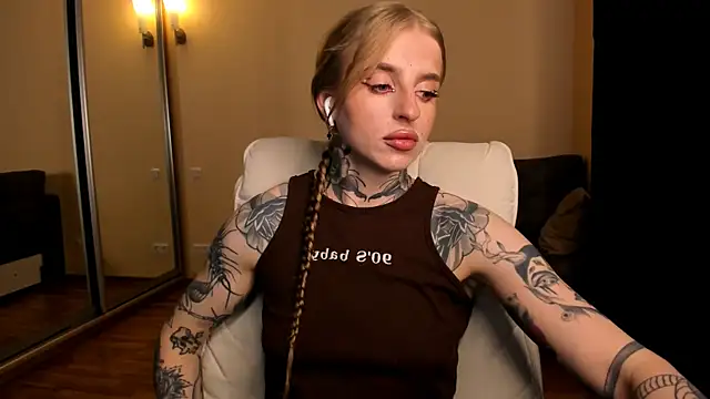 Snapshot of harley_kimm chatting on 20, 6, 2026 harley kimm online show from 20, 6, 2026