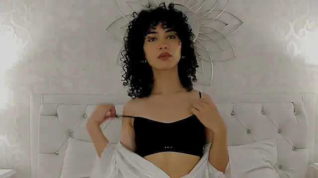Snapshot of Julietta___ chatting on 16, 4, 2026 Julietta online show from 16, 4, 2026