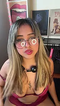 Snapshot of NinaValencia_ chatting on 20, 5, 2026 NinaValencia online show from 20, 5, 2026