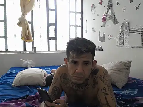 Snapshot of allison_maxtattoo_ chatting on 16, 4, 2026 allison maxtattoo online show from 16, 4, 2026