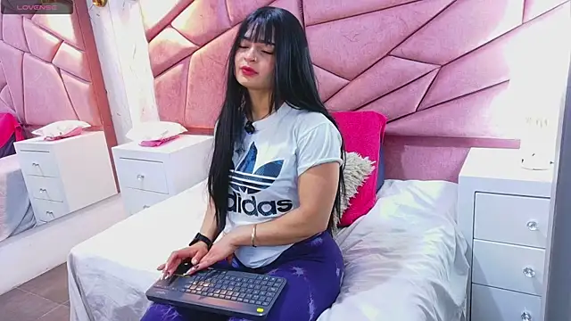 Snapshot of alexa_muz chatting on 13, 4, 2026 alexa muz online show from 13, 4, 2026