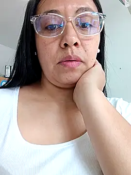 Snapshot of Violeta--7 chatting on 17, 4, 2026 Violeta--7 online show from 17, 4, 2026