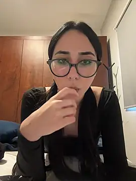 juliacosta online show from 4, 4, 2026