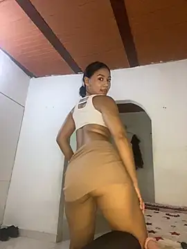 Snapshot of lili_garcia chatting on 27, 5, 2026 lili garcia online show from 27, 5, 2026