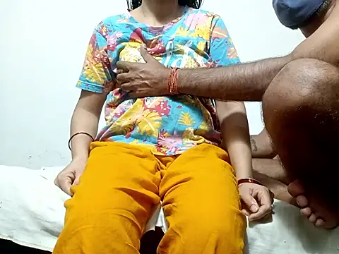 Snapshot of Sexyy_Bhabhi_143 chatting on 15, 4, 2026 Sexyy Bhabhi 143 online show from 15, 4, 2026