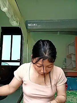 Snapshot of -Quyny- chatting on 15, 4, 2026 -Quyny- online show from 15, 4, 2026