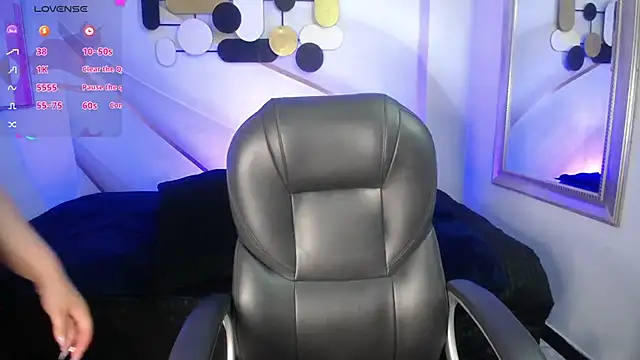 Snapshot of Pandora_mask chatting on 9, 4, 2026 Pandora mask online show from 9, 4, 2026