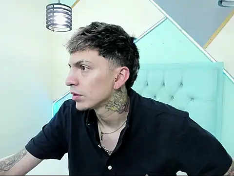 Snapshot of Max_sstteel chatting on 6, 4, 2026 Max sstteel online show from 6, 4, 2026