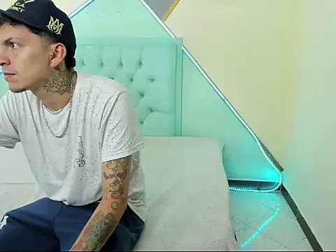 Snapshot of Max_sstteel chatting on 8, 4, 2026 Max sstteel online show from 8, 4, 2026