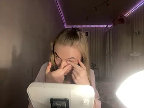 melissashineeee online show from 28, 4, 2026