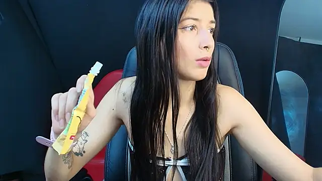 Snapshot of jazminswee chatting on 1, 5, 2026 jazminswee online show from 1, 5, 2026