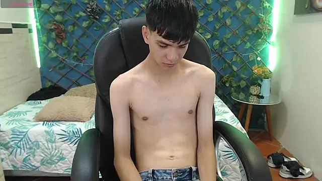 Snapshot of maxim_rod chatting on 10, 4, 2026 maxim rod online show from 10, 4, 2026