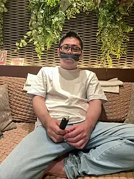 Snapshot of RYUICHI_1919 chatting on 18, 4, 2026 RYUICHI 1919 online show from 18, 4, 2026