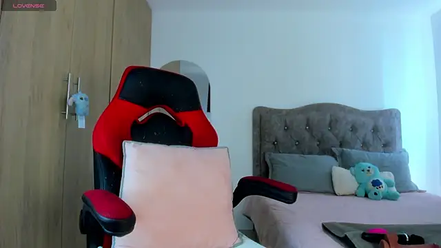 mia adamsxx online show from 19, 6, 2026