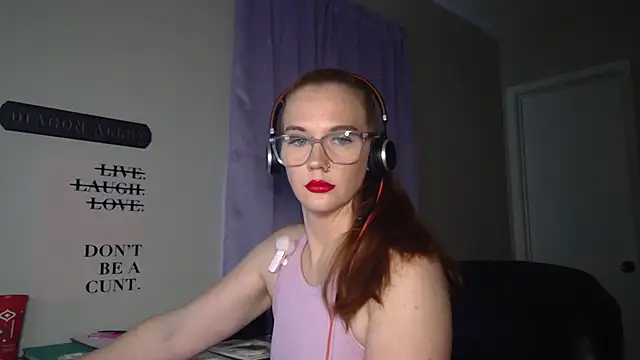 Snapshot of RoxyRedXO12 chatting on 3, 4, 2026 RoxyRedXO12 online show from 3, 4, 2026