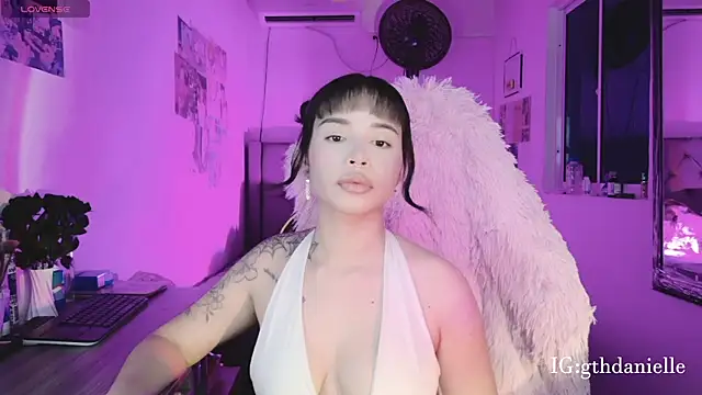 Snapshot of goth_Valentinna chatting on 23, 4, 2026 goth Valentinna online show from 23, 4, 2026