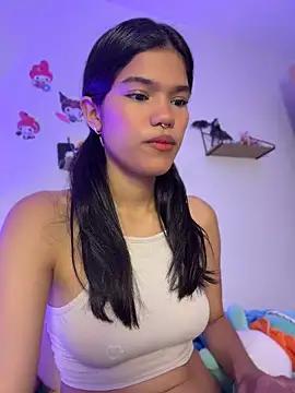 Snapshot of Emycarver09_ chatting on 21, 5, 2026 Emycarver09 online show from 21, 5, 2026