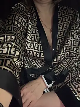 peach widow online show from 8, 4, 2026