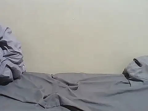 BOOBQUEEN25 online show from 10, 4, 2026